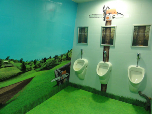 STIHL : Le leader français du matériel d’entretien de jardin customise les toilettes de la Foire de Paris !