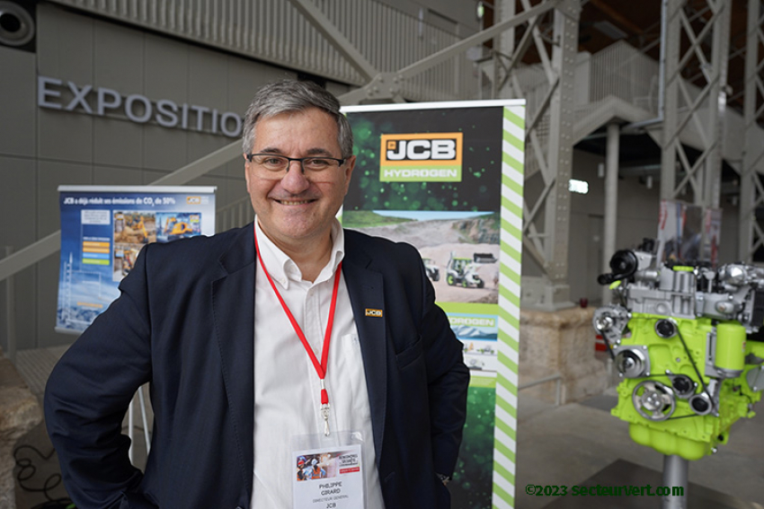 Philippe GIRARD, Directeur Général chez JCB FRANCE nous présentait le nouveau moteur JCB à combustion interne à hydrogène, dans le cadre de la 6ème édition des Rencontres de la Sécurité et de l’Environnement Loxam 2023